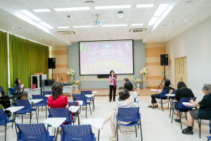 คกก.ส่งเสริมกิจการมหาวิทยาลัย จัดอบรมพื้นฐานการร้องเพลง มุ่งพัฒนาทักษะการใช้เสียงอย่างมืออาชีพ พร้อมระดมทุนสนับสนุนการศึกษา