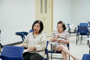 คกก.ส่งเสริมกิจการมหาวิทยาลัย จัดอบรมพื้นฐานการร้องเพลง มุ่งพัฒนาทักษะการใช้เสียงอย่างมืออาชีพ พร้อมระดมทุนสนับสนุนการศึกษา