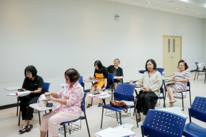 คกก.ส่งเสริมกิจการมหาวิทยาลัย จัดอบรมพื้นฐานการร้องเพลง มุ่งพัฒนาทักษะการใช้เสียงอย่างมืออาชีพ พร้อมระดมทุนสนับสนุนการศึกษา