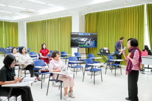 คกก.ส่งเสริมกิจการมหาวิทยาลัย จัดอบรมพื้นฐานการร้องเพลง มุ่งพัฒนาทักษะการใช้เสียงอย่างมืออาชีพ พร้อมระดมทุนสนับสนุนการศึกษา