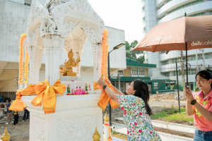 มรภ.เทพสตรี จัดงานทำบุญกลางบ้าน 