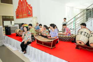 มรภ.เทพสตรี จัดงานทำบุญกลางบ้าน 