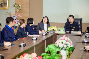 คณะครุศาสตร์ มรภ.เทพสตรี นำผู้บริหารและครู รร.สาธิต มรภ.เทพสตรี ศึกษาดูงาน รร.สาธิต 