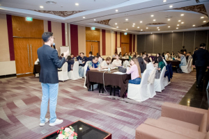 คณะครุศาสตร์ มรภ.เทพสตรี นำผู้บริหารและครู รร.สาธิต มรภ.เทพสตรี ศึกษาดูงาน รร.สาธิต 