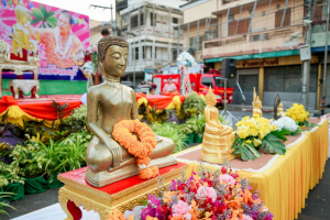 มรภ.เทพสตรี ร่วมพิธีทำบุญตักบาตรและสรงน้ำพระ เนื่องในเทศกาลสงกรานต์ ประจำปี พ.ศ. 2569