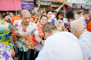 มรภ.เทพสตรี ร่วมพิธีทำบุญตักบาตรและสรงน้ำพระ เนื่องในเทศกาลสงกรานต์ ประจำปี พ.ศ. 2569