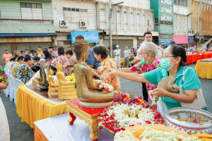 มรภ.เทพสตรี ร่วมพิธีทำบุญตักบาตรและสรงน้ำพระ เนื่องในเทศกาลสงกรานต์ ประจำปี พ.ศ. 2569