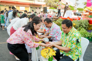 มรภ.เทพสตรี ร่วมพิธีทำบุญตักบาตรและสรงน้ำพระ เนื่องในเทศกาลสงกรานต์ ประจำปี พ.ศ. 2569