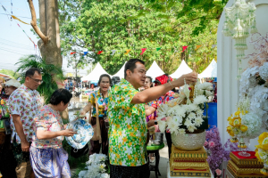 มรภ.เทพสตรี ร่วมงานประเพณีสงกรานต์ ถนนดินสอพอง ภายใต้แนวคิด ยลเสน่ห์สงกรานต์ หมู่บ้านดินสอพอง