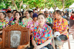 มรภ.เทพสตรี ร่วมงานประเพณีสงกรานต์ ถนนดินสอพอง ภายใต้แนวคิด ยลเสน่ห์สงกรานต์ หมู่บ้านดินสอพอง