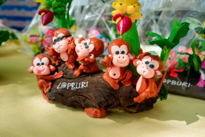 มรภ.เทพสตรี ร่วมงานประเพณีสงกรานต์ ถนนดินสอพอง ภายใต้แนวคิด ยลเสน่ห์สงกรานต์ หมู่บ้านดินสอพอง