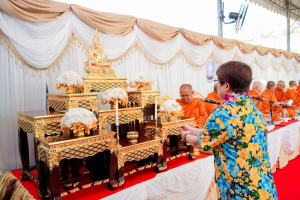 อธิการบดี มรภ.เทพสตรี นำผู้บริหาร และบุคลากร ร่วมพิธีเจริญพระพุทธมนต์ และร่วมเปิดงาน Lopburi Water Festival 2569 สืบสานประเพณีสงกรานต์