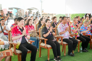 อธิการบดี มรภ.เทพสตรี นำผู้บริหาร และบุคลากร ร่วมพิธีเจริญพระพุทธมนต์ และร่วมเปิดงาน Lopburi Water Festival 2569 สืบสานประเพณีสงกรานต์