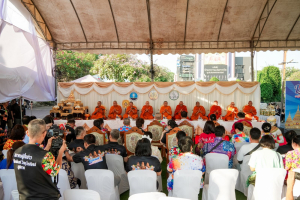 อธิการบดี มรภ.เทพสตรี นำผู้บริหาร และบุคลากร ร่วมพิธีเจริญพระพุทธมนต์ และร่วมเปิดงาน Lopburi Water Festival 2569 สืบสานประเพณีสงกรานต์