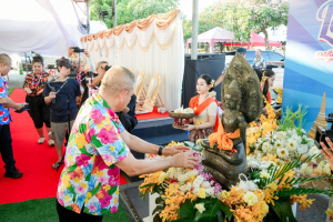 อธิการบดี มรภ.เทพสตรี นำผู้บริหาร และบุคลากร ร่วมพิธีเจริญพระพุทธมนต์ และร่วมเปิดงาน Lopburi Water Festival 2569 สืบสานประเพณีสงกรานต์