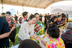 อธิการบดี มรภ.เทพสตรี นำผู้บริหาร และบุคลากร ร่วมพิธีเจริญพระพุทธมนต์ และร่วมเปิดงาน Lopburi Water Festival 2569 สืบสานประเพณีสงกรานต์