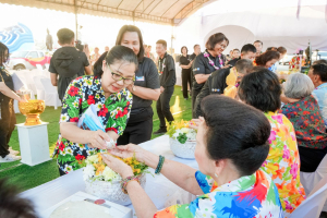 อธิการบดี มรภ.เทพสตรี นำผู้บริหาร และบุคลากร ร่วมพิธีเจริญพระพุทธมนต์ และร่วมเปิดงาน Lopburi Water Festival 2569 สืบสานประเพณีสงกรานต์
