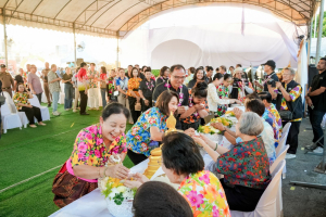 อธิการบดี มรภ.เทพสตรี นำผู้บริหาร และบุคลากร ร่วมพิธีเจริญพระพุทธมนต์ และร่วมเปิดงาน Lopburi Water Festival 2569 สืบสานประเพณีสงกรานต์