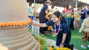 อธิการบดี มรภ.เทพสตรี นำผู้บริหาร และบุคลากร ร่วมพิธีเจริญพระพุทธมนต์ และร่วมเปิดงาน Lopburi Water Festival 2569 สืบสานประเพณีสงกรานต์