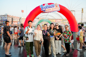 อธิการบดี มรภ.เทพสตรี นำผู้บริหาร และบุคลากร ร่วมพิธีเจริญพระพุทธมนต์ และร่วมเปิดงาน Lopburi Water Festival 2569 สืบสานประเพณีสงกรานต์