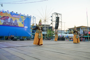 อธิการบดี มรภ.เทพสตรี นำผู้บริหาร และบุคลากร ร่วมพิธีเจริญพระพุทธมนต์ และร่วมเปิดงาน Lopburi Water Festival 2569 สืบสานประเพณีสงกรานต์