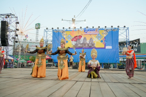 อธิการบดี มรภ.เทพสตรี นำผู้บริหาร และบุคลากร ร่วมพิธีเจริญพระพุทธมนต์ และร่วมเปิดงาน Lopburi Water Festival 2569 สืบสานประเพณีสงกรานต์