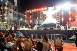 อธิการบดี มรภ.เทพสตรี นำผู้บริหาร และบุคลากร ร่วมพิธีเจริญพระพุทธมนต์ และร่วมเปิดงาน Lopburi Water Festival 2569 สืบสานประเพณีสงกรานต์