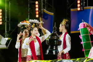 อธิการบดี มรภ.เทพสตรี นำผู้บริหาร และบุคลากร ร่วมพิธีเจริญพระพุทธมนต์ และร่วมเปิดงาน Lopburi Water Festival 2569 สืบสานประเพณีสงกรานต์