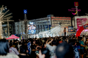 อธิการบดี มรภ.เทพสตรี นำผู้บริหาร และบุคลากร ร่วมพิธีเจริญพระพุทธมนต์ และร่วมเปิดงาน Lopburi Water Festival 2569 สืบสานประเพณีสงกรานต์