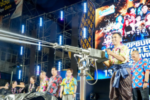 อธิการบดี มรภ.เทพสตรี นำผู้บริหาร และบุคลากร ร่วมพิธีเจริญพระพุทธมนต์ และร่วมเปิดงาน Lopburi Water Festival 2569 สืบสานประเพณีสงกรานต์