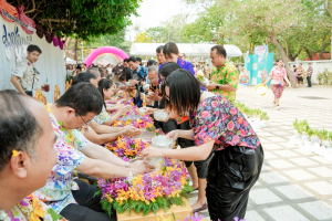 อธิการบดี มรภ.เทพสตรี ร่วมงานสืบสานประเพณีรดน้ำดำหัวขอพร เนื่องในโอกาสประเพณีวันสงกรานต์ ประจำปี พ.ศ. 2569