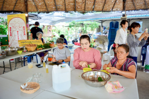 คณะวิทยาการจัดการ มรภ.เทพสตรี ลงพื้นที่ถ่ายทอดเทคโนโลยีการแปรรูปสมุนไพร เสริมสร้างรายได้แก่กลุ่มวิสาหกิจชุมชนภูมิธาราพรรณ จ.สระบุรี