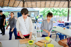คณะวิทยาการจัดการ มรภ.เทพสตรี ลงพื้นที่ถ่ายทอดเทคโนโลยีการแปรรูปสมุนไพร เสริมสร้างรายได้แก่กลุ่มวิสาหกิจชุมชนภูมิธาราพรรณ จ.สระบุรี