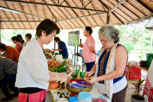 คณะวิทยาการจัดการ มรภ.เทพสตรี ลงพื้นที่ถ่ายทอดเทคโนโลยีการแปรรูปสมุนไพร เสริมสร้างรายได้แก่กลุ่มวิสาหกิจชุมชนภูมิธาราพรรณ จ.สระบุรี