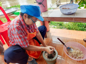 ศูนย์ส่งเสริมการจัดการศึกษาตามพระบรมราโชบาย มรภ.เทพสตรี สานต่อศาสตร์พระราชา ลงพื้นที่ถ่ายทอดทักษะการทำปลาส้ม เสริมสร้างอาชีพแก่ชุมชน ต.โพสังโฆ จ.สิงห์บุรี