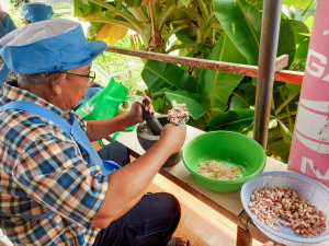 ศูนย์ส่งเสริมการจัดการศึกษาตามพระบรมราโชบาย มรภ.เทพสตรี สานต่อศาสตร์พระราชา ลงพื้นที่ถ่ายทอดทักษะการทำปลาส้ม เสริมสร้างอาชีพแก่ชุมชน ต.โพสังโฆ จ.สิงห์บุรี