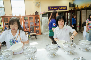 สำนักศิลปะและวัฒนธรรม มรภ.เทพสตรี จัดพิธีทำบุญถวายภัตตาหารเพลแด่พระภิกษุสงฆ์ เนื่องในเทศกาลสงกรานต์