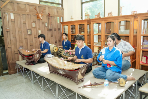 สำนักศิลปะและวัฒนธรรม มรภ.เทพสตรี จัดพิธีทำบุญถวายภัตตาหารเพลแด่พระภิกษุสงฆ์ เนื่องในเทศกาลสงกรานต์
