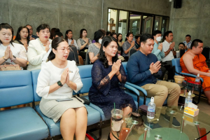 สำนักศิลปะและวัฒนธรรม มรภ.เทพสตรี จัดพิธีทำบุญถวายภัตตาหารเพลแด่พระภิกษุสงฆ์ เนื่องในเทศกาลสงกรานต์