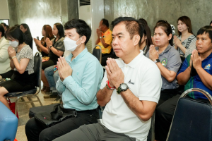 สำนักศิลปะและวัฒนธรรม มรภ.เทพสตรี จัดพิธีทำบุญถวายภัตตาหารเพลแด่พระภิกษุสงฆ์ เนื่องในเทศกาลสงกรานต์