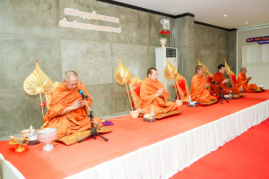 สำนักศิลปะและวัฒนธรรม มรภ.เทพสตรี จัดพิธีทำบุญถวายภัตตาหารเพลแด่พระภิกษุสงฆ์ เนื่องในเทศกาลสงกรานต์