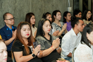 สำนักศิลปะและวัฒนธรรม มรภ.เทพสตรี จัดพิธีทำบุญถวายภัตตาหารเพลแด่พระภิกษุสงฆ์ เนื่องในเทศกาลสงกรานต์