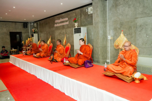 สำนักศิลปะและวัฒนธรรม มรภ.เทพสตรี จัดพิธีทำบุญถวายภัตตาหารเพลแด่พระภิกษุสงฆ์ เนื่องในเทศกาลสงกรานต์