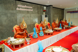 สำนักศิลปะและวัฒนธรรม มรภ.เทพสตรี จัดพิธีทำบุญถวายภัตตาหารเพลแด่พระภิกษุสงฆ์ เนื่องในเทศกาลสงกรานต์