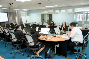 คณะวิทยาการจัดการ มรภ.เทพสตรี จัดโครงการทบทวนผลสัมฤทธิ์ของนักศึกษาตามมาตรฐานผลการเรียนรู้ มุ่งพัฒนาหลักสูตรและยกระดับคุณภาพการจัดการศึกษา