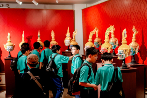 รร.สาธิต มรภ.เทพสตรี นำนักเรียน ม.1 ทัศนศึกษา ณ พิพิธภัณฑ์ศิลป์แผ่นดินและพิพิธภัณฑ์โขน มุ่งสืบสานมรดกทางวัฒนธรรมและประณีตศิลป์ไทย
