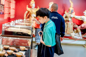 รร.สาธิต มรภ.เทพสตรี นำนักเรียน ม.1 ทัศนศึกษา ณ พิพิธภัณฑ์ศิลป์แผ่นดินและพิพิธภัณฑ์โขน มุ่งสืบสานมรดกทางวัฒนธรรมและประณีตศิลป์ไทย