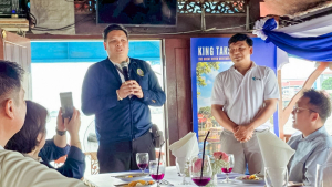 สำนักศิลปะและวัฒนธรรม มรภ.เทพสตรี ร่วมงานมหกรรมส่งเสริมการท่องเที่ยวตามรอยสมเด็จพระเจ้าตากสินมหาราช และการแข่งขันข้าวแช่ชาวมอญ จ.ปทุมธานี