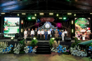 สำนักศิลปะและวัฒนธรรม มรภ.เทพสตรี ร่วมงานมหกรรมส่งเสริมการท่องเที่ยวตามรอยสมเด็จพระเจ้าตากสินมหาราช และการแข่งขันข้าวแช่ชาวมอญ จ.ปทุมธานี
