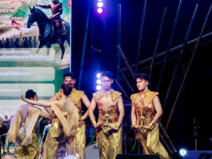 สำนักศิลปะและวัฒนธรรม มรภ.เทพสตรี ร่วมงานมหกรรมส่งเสริมการท่องเที่ยวตามรอยสมเด็จพระเจ้าตากสินมหาราช และการแข่งขันข้าวแช่ชาวมอญ จ.ปทุมธานี